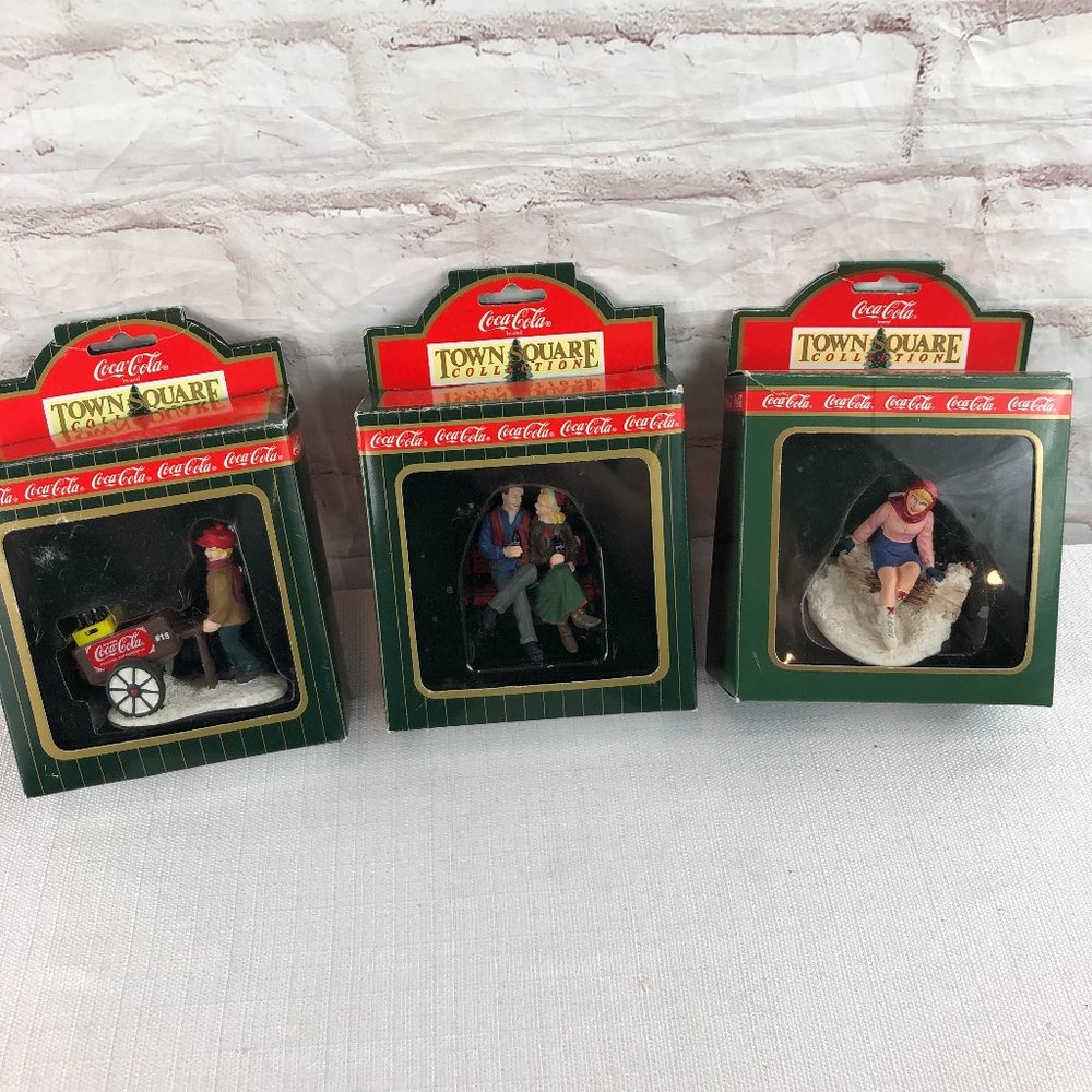 NIB VTG Coca-Cola Town Square Christmas Collection Figurine Lot